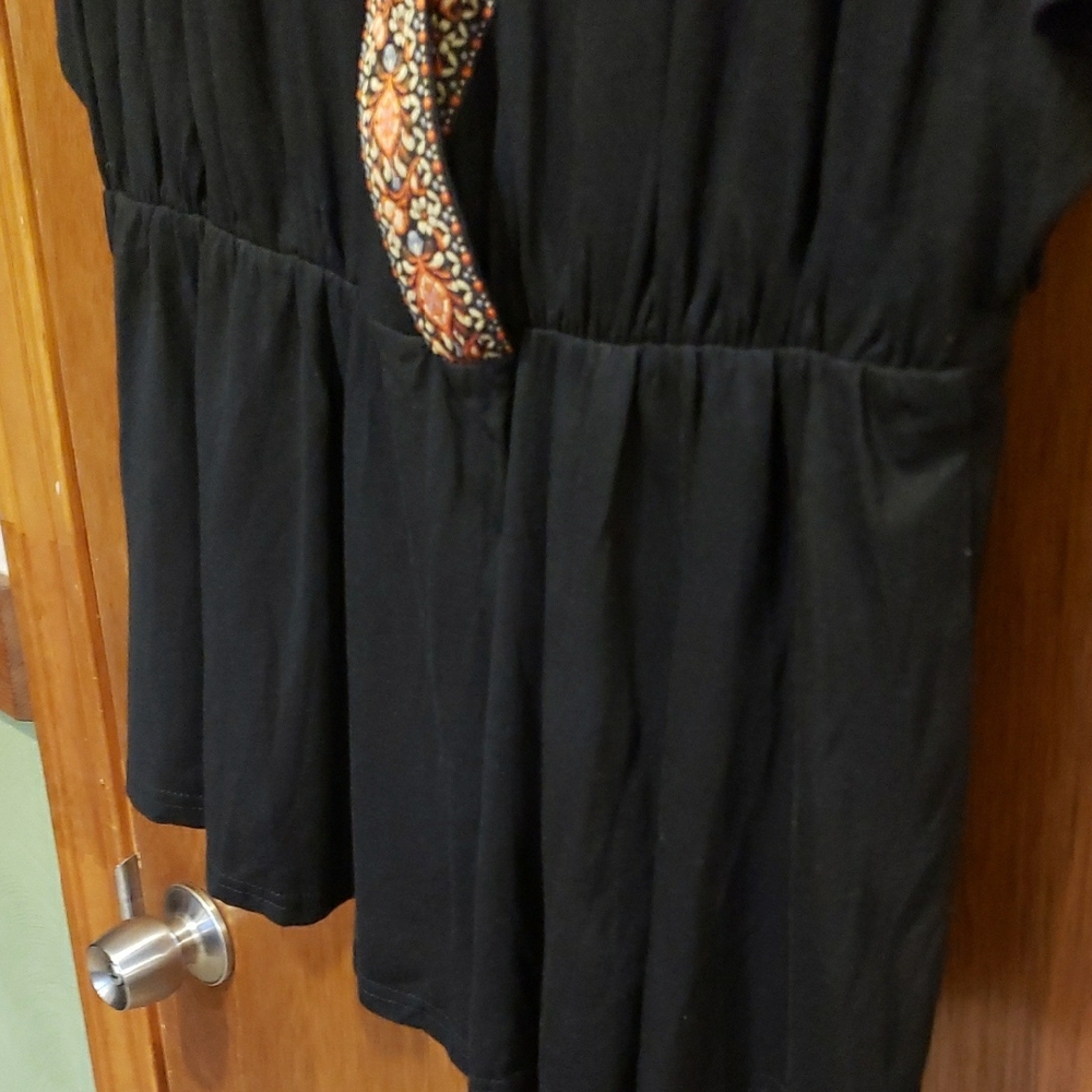 New BloomChic Elegant Black Top with Intricate Orange Ribbon Trim - Picture 6 of 9